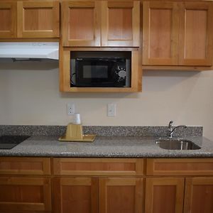 Deluxe King Studio Kitchenette